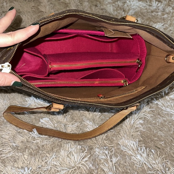 Authentic Louis Vuitton Monogram Cabas Mezzo - Picture 14 of 16